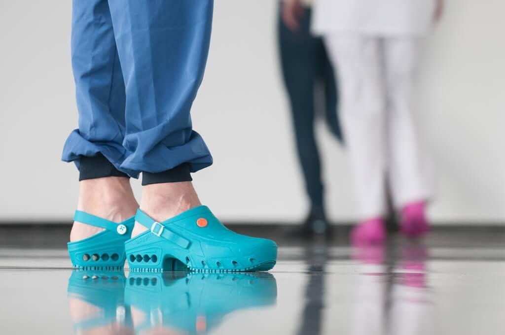 Медицинские кроксы и&nbsp;сабо, в&nbsp;чем отличия?